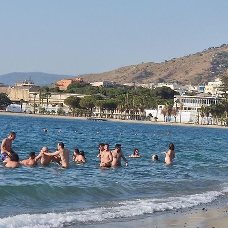Loft Magna Grecia Reggio Calabria Centro Storico A 3 Minuti A Piedi Dal Mare Appartement Buitenkant foto
