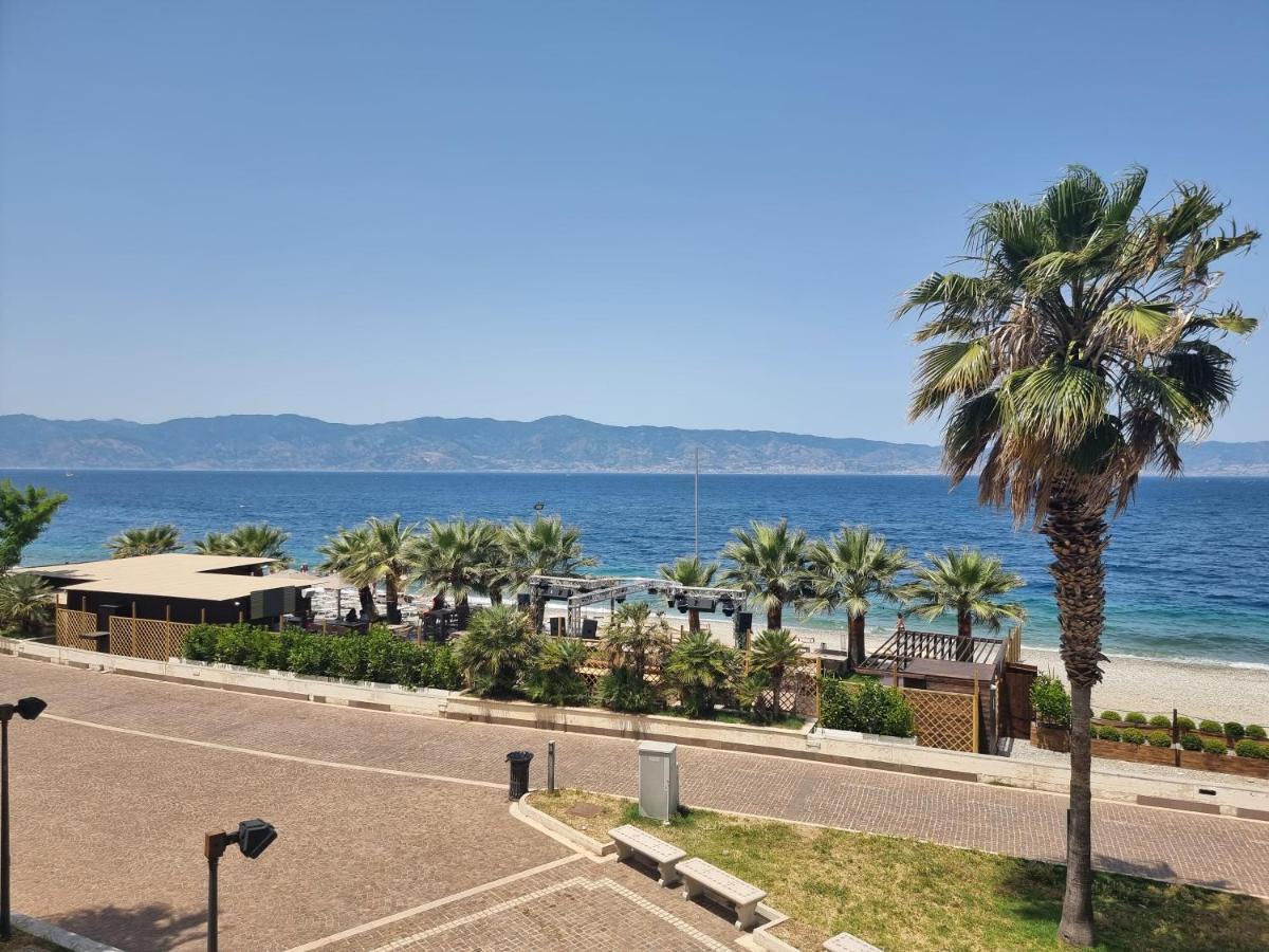 Loft Magna Grecia Reggio Calabria Centro Storico A 3 Minuti A Piedi Dal Mare Appartement Buitenkant foto