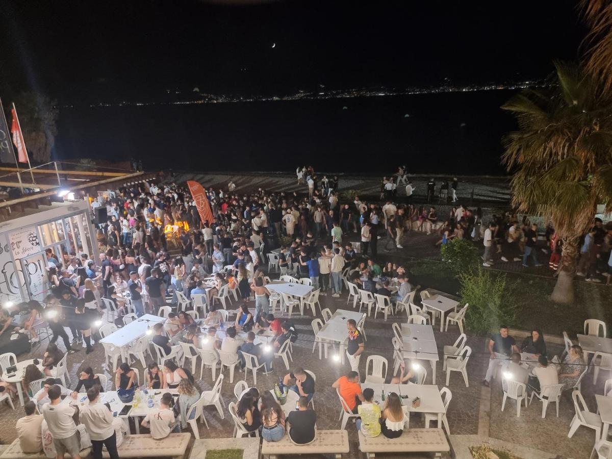 Loft Magna Grecia Reggio Calabria Centro Storico A 3 Minuti A Piedi Dal Mare Appartement Buitenkant foto