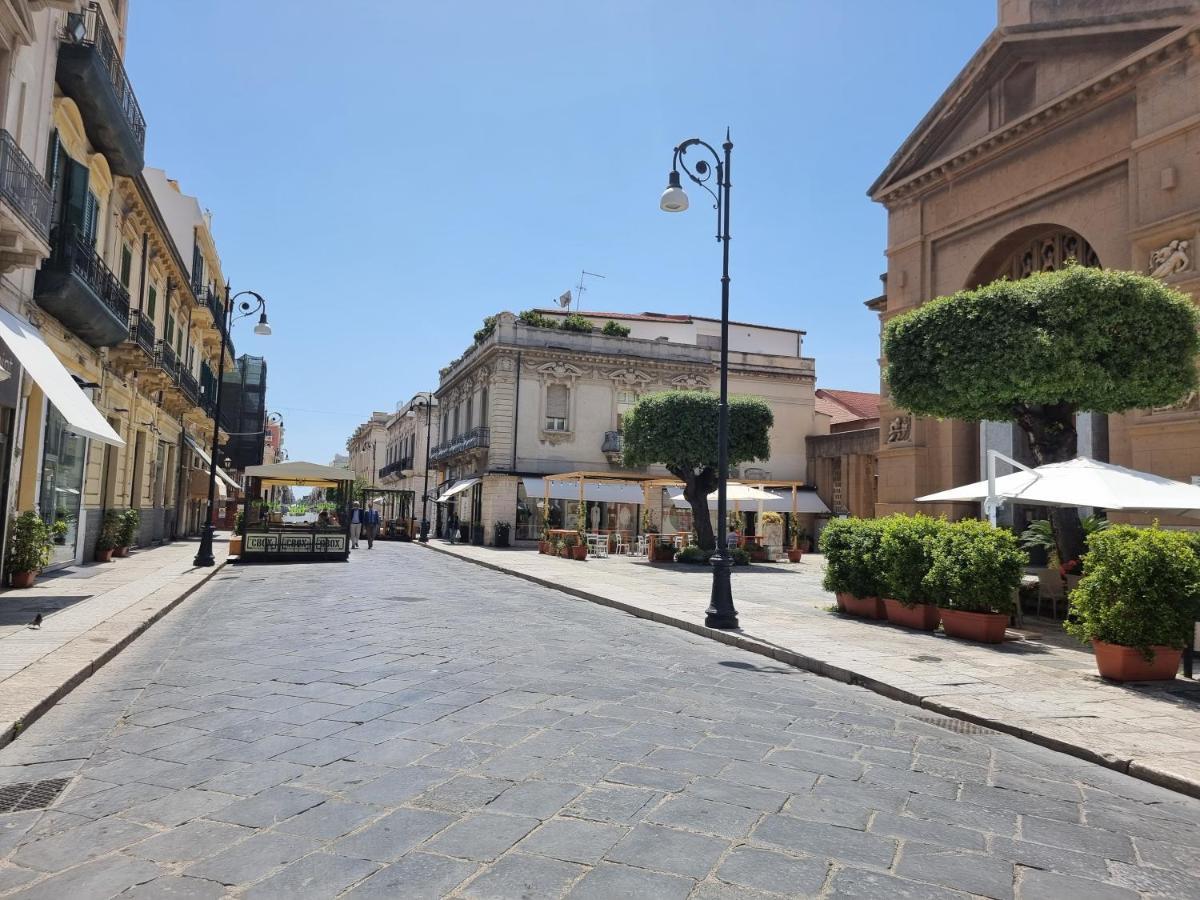 Loft Magna Grecia Reggio Calabria Centro Storico A 3 Minuti A Piedi Dal Mare Appartement Buitenkant foto