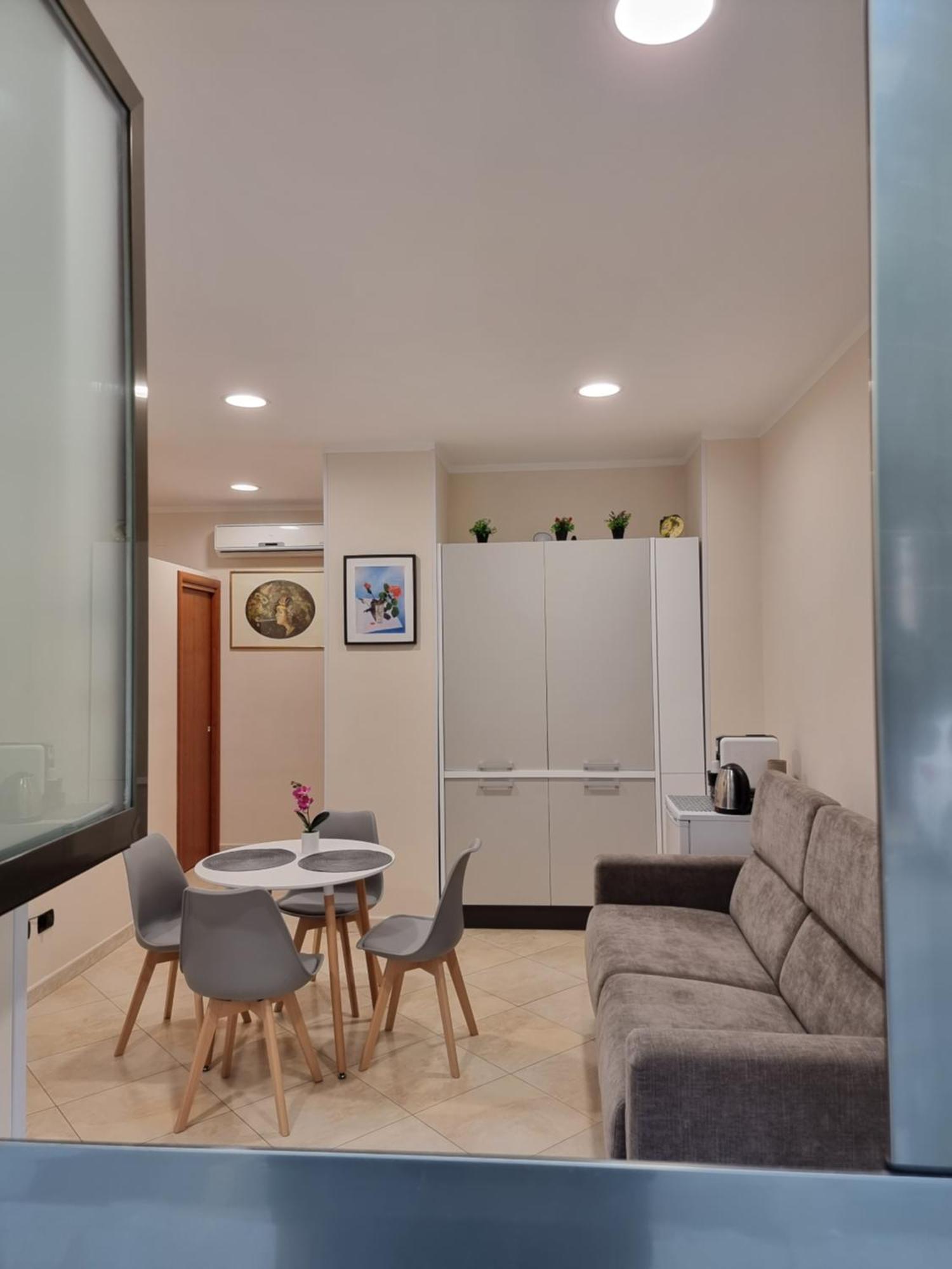 Loft Magna Grecia Reggio Calabria Centro Storico A 3 Minuti A Piedi Dal Mare Appartement Buitenkant foto