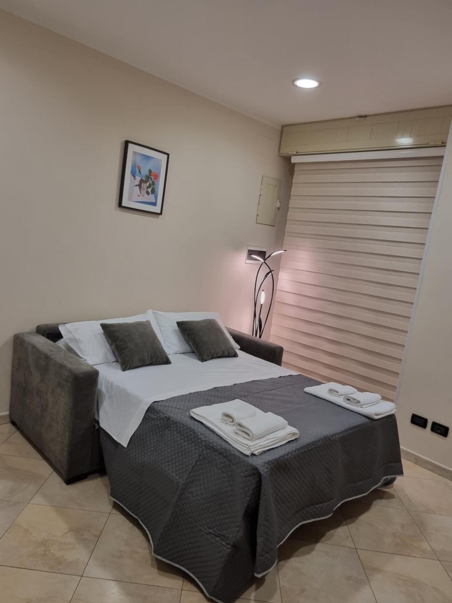 Loft Magna Grecia Reggio Calabria Centro Storico A 3 Minuti A Piedi Dal Mare Appartement Buitenkant foto